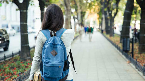 కాలేజ్ అమ్మాయి