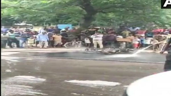  Delhi Man Allegedly Sets Motorbike On Fire After Police Issues Fine