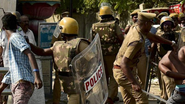 వినతిపత్రం ఇచ్చేందుకు వస్తే ..