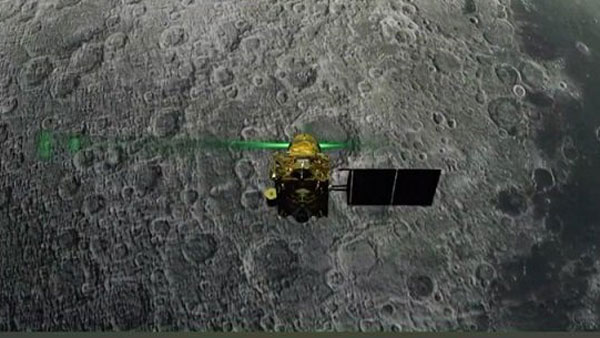 ఇది ఆయుధాల యుద్ధం కాదు, భారత్ సాధించిన అభివృద్ధి అంటూ చురకలు అంటించిన పాకిస్థానీ కాలమిస్ట్