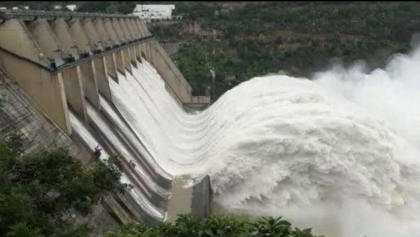 కృష్ణమ్మ పరవళ్లు.. ఎగువన వర్షాలతో జల కళ