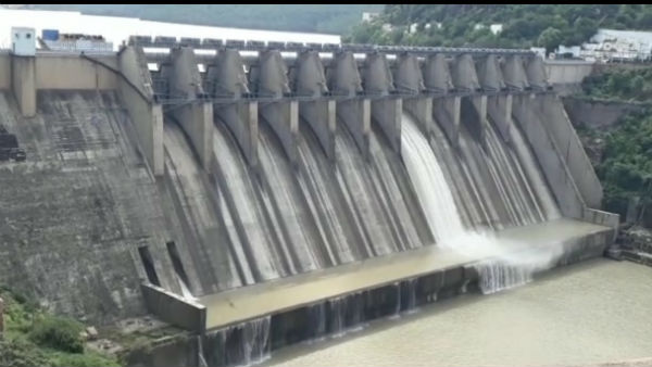 నాగార్జున సాగర్‌లోకి వరద ఉధృతి
