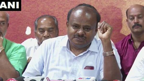 PM Modi coming to watch Chandrayaan-2 landing was bad omen for Isro, says Kumaraswamy PM Modi coming to watch Chandrayaan-2 landing was bad omen for Isro, says Kumaraswamy