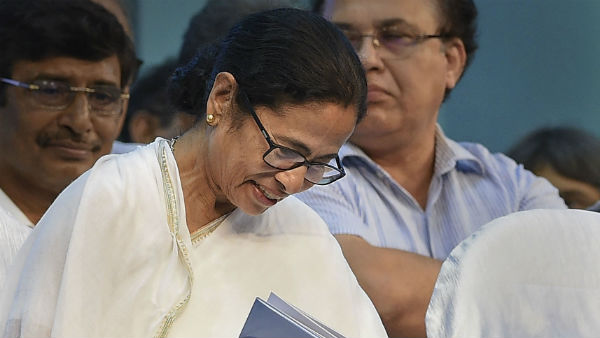 మేం హిందీని వ్యతిరేకిస్తూనే ఉంటామన్న స్టాలిన్..! మద్దత్తు ఇవ్వని మమత..!! మేం హిందీని వ్యతిరేకిస్తూనే ఉంటామన్న స్టాలిన్..! మద్దత్తు ఇవ్వని మమత..!!