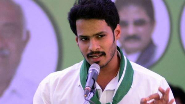 సీన్ రివర్స్ సీన్ రివర్స్