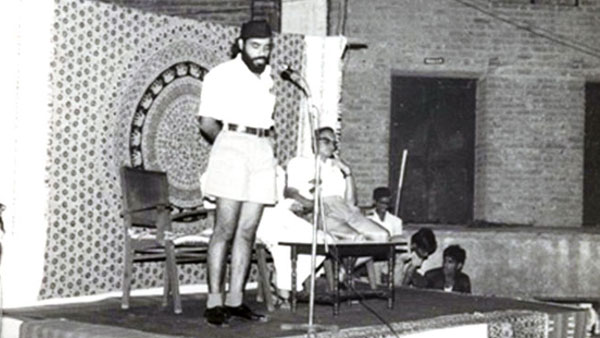  వాద్‌నగర్‌లో ఏ కాంగ్రెస్ కార్యక్రమం జరిగినా ప్రత్యక్షమయ్యే మోడీ