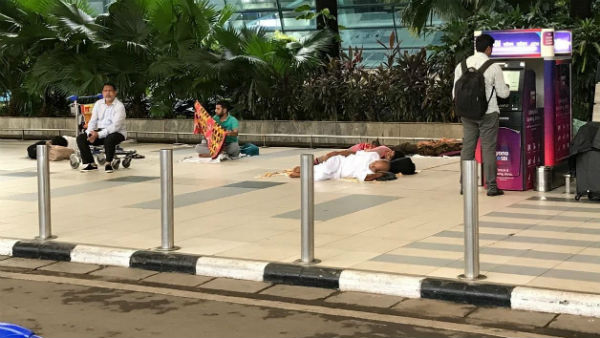  విమానాల రాకపోకలు తీవ్ర అంతరాయం..