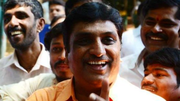 రూ. 15 వేల కోట్ల స్కాంలు రూ. 15 వేల కోట్ల స్కాంలు