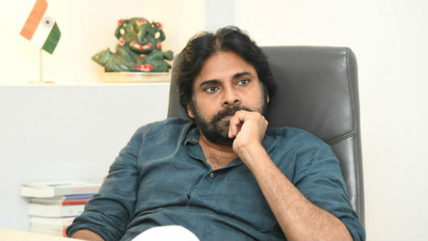 సైరా ప్రీ రిలీజ్ కార్యక్రమానికి పవన్ కళ్యాణ్ 