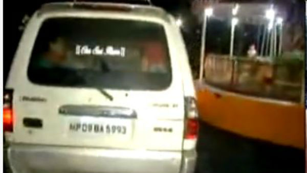 వీడియోలు తీసి.. వీడియోలు తీసి..