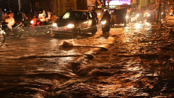 పలు జిల్లాల్లో భారీ వర్షాలు