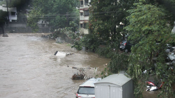 గొట్టా బ్యారేజీ గేట్ల ఎత్తివేత..