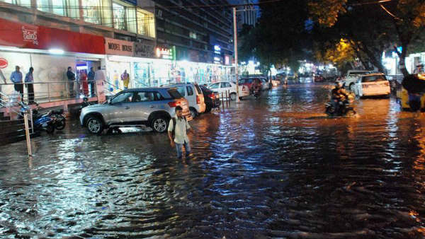  పేరుకే విశ్వ నగర్..! చినుకు పడితే నగరం నరకమే..!!