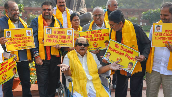 తమిళ ఎంపీల మద్దతు కోరుతూ కరుణానిధిగా..