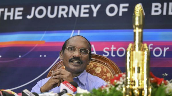  కాలేజీ రోజులు వరకు ధోవతినే ధరించేవారు