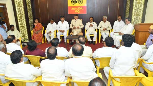 టీఆర్ఎస్ ధాటికి టీడీపీ ఔట్