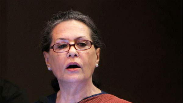 హుడాకు పూర్తి స్వేచ్ఛనిచ్చిన సోనియా.. 