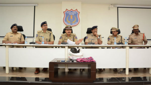 తెలిసీ తెలియని వయసులో ఎంత అనర్థం..! తెలిసీ తెలియని వయసులో ఎంత అనర్థం..!