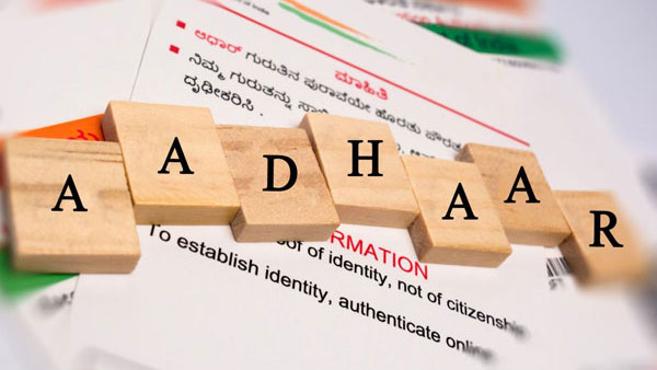 సోషల్ మీడియా అకౌంట్లకు ఆధార్ లింకేజీ కేసు బదిలీ.. సోషల్ మీడియా అకౌంట్లకు ఆధార్ లింకేజీ కేసు బదిలీ..