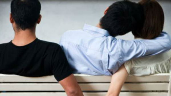 ట్రయాంగిల్ లవ్‌స్టోరీ