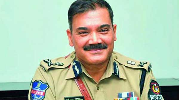 నిషేధిత సంఘాలను ప్రకటించిన సీపీ అంజనీ కుమార్ నిషేధిత సంఘాలను ప్రకటించిన సీపీ అంజనీ కుమార్