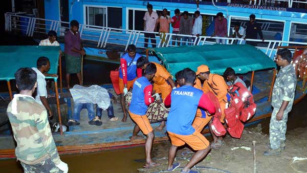 Boat works started to take out from Godavari river today Boat works started to take out from Godavari river today