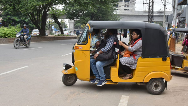  బంద్ నేపథ్యంలో పలు పరీక్షలు వాయిదా.. ఇబ్బందిపడుతున్న విద్యార్ధిలోకం.