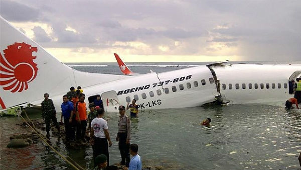 గతేడాది జరిగిన విమాన ప్రమాదం