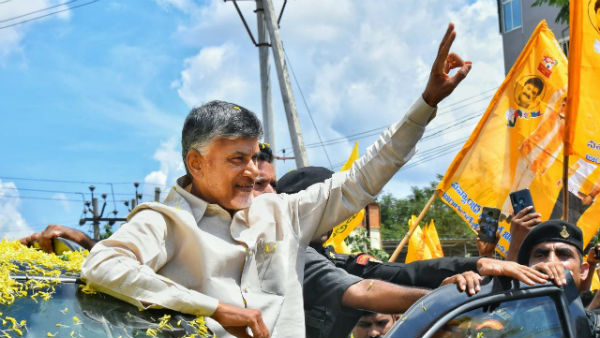 దీపావళి వస్తుంది కానీ వెలుగులు లేవన్న బాబు 