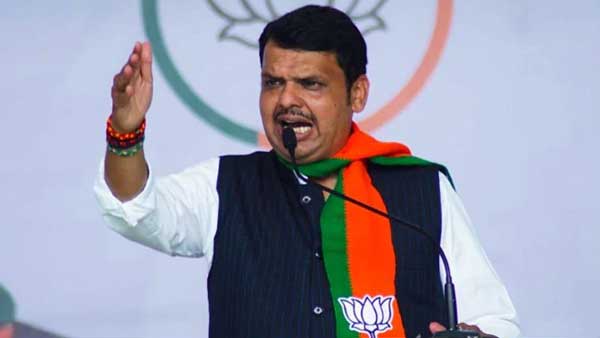 దేవేంద్ర ఫడణవీస్ ముందంజ