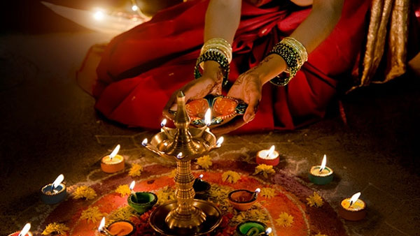 ఇంట్లో ఉన్న పిండి,పండ్లతోనే దీపాల తయారీ మేలు