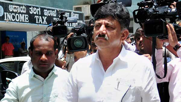 Delhi high court granted bail to Karnataka former minister D.K.Shivakumar Delhi high court granted bail to Karnataka former minister D.K.Shivakumar