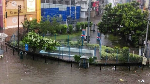 ఫ్లైఓవర్ పైనా భారీ వరద ఎలా?