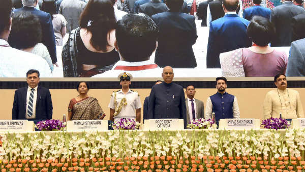 పట్టించుకోరు.. కానీ పట్టించుకోరు.. కానీ