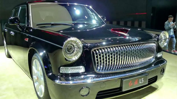 హాంగ్కీ బ్రాండ్ను ప్రమోట్ చేస్తున్నారా..? హాంగ్కీ బ్రాండ్ను ప్రమోట్ చేస్తున్నారా..?