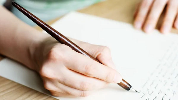 డీఈవోను బోల్తా కొట్టించి.. మంత్రి పేషీ సీరియస్..!