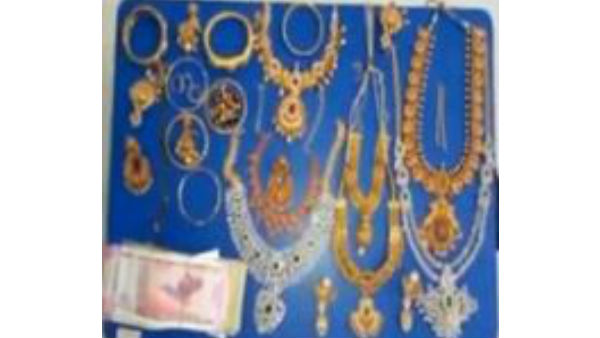 KURNOOL RTO AVI CAUGHT BY ACB OFFICIALS FINDS 10 CRORES PROPERTY