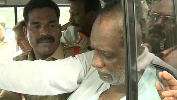 ధర్నాలో పాల్గోన్న లక్ష్మణ్,