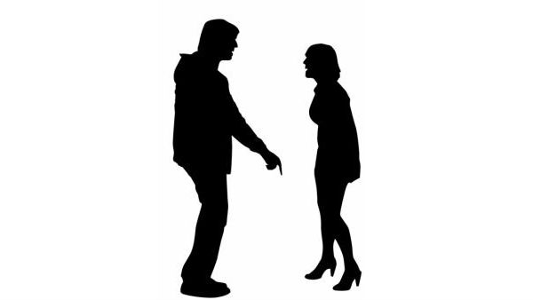 రెండో భార్యతో గొడవ.. మొదటి భార్యను మరిచిపోలేక..!