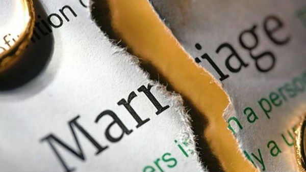 శ్యాంసుందర్ భార్యకు రూ. 70 లక్షలు చెల్లించాలి శ్యాంసుందర్ భార్యకు రూ. 70 లక్షలు చెల్లించాలి