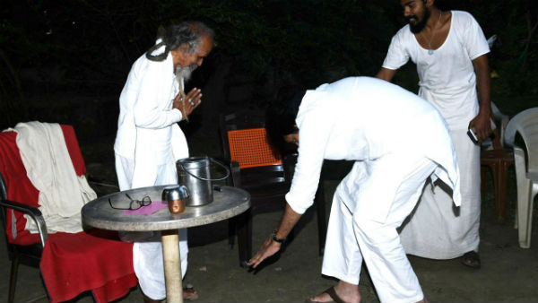 పవన్ కళ్యాణ్‌కు పాగా చుట్టిన స్వామి