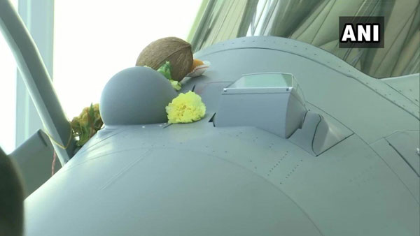 Rajnath Singh performs Shastra Puja on Rafale combat jet