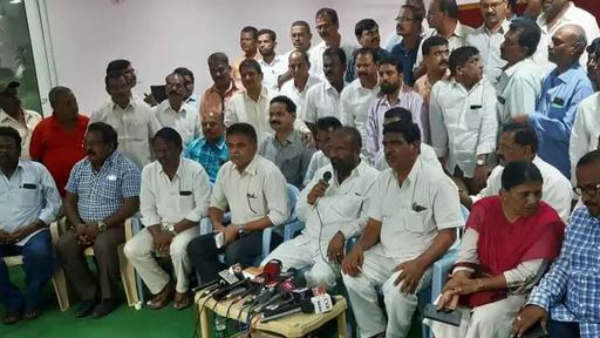 ప్రగతి భవన్ సమావేశంలో.. ప్రగతి భవన్ సమావేశంలో..