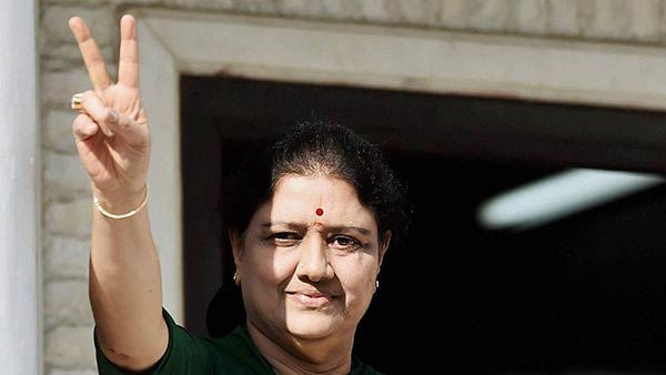 బాంబు పేల్చిన జైళ్ల శాఖ డీజీపీ