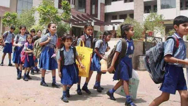 పొడిగించిన దసరా సెలవులు ముగిశాయి.. సోమవారం నుంచి మళ్లీ బడి బాట