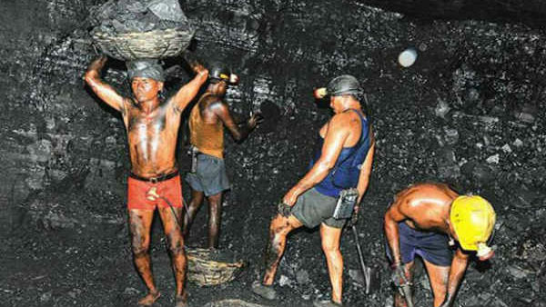 దీపావళి బోనస్ కార్మికుల ఖాతాలో జమచేసిన సింగరేణి సంస్థ 