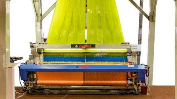 మరమగ్గాలకు జకార్డ్ యంత్రం తోడైతే.. నేతన్నల పని సులువు మరమగ్గాలకు జకార్డ్ యంత్రం తోడైతే.. నేతన్నల పని సులువు