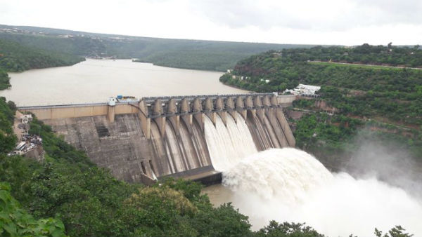 దిగువకు 50 వేల క్యూసెక్కులు దిగువకు 50 వేల క్యూసెక్కులు