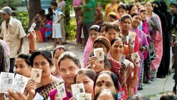 ఓటర్లకు భారీ బహుమానాలు !