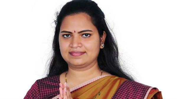  సొంతపార్టీ నేతలే వెన్నుపోటు పొడుస్తున్నారని మండిపడిన ఎమ్మెల్యే రజని 